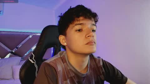 luca_voss1 online show from 04/17/26, 12:08