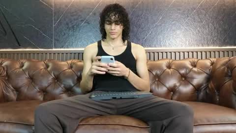 lucaalessi online show from 04/17/26, 01:36