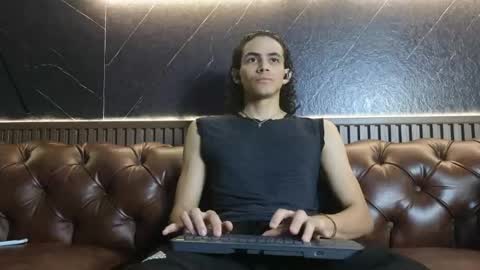 lucaalessi online show from 04/18/26, 01:26