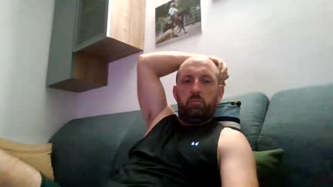 Snapshot of lucabeech88 chatting on 07/16/26, 07:20 Luca online show from 07/16/26, 07:20