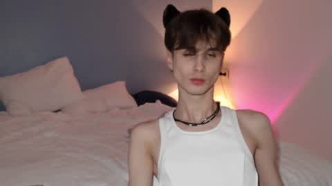 Snapshot of lucacharm chatting on 01/07/25, 12:24 lucacharm online show from 01/07/25, 12:24