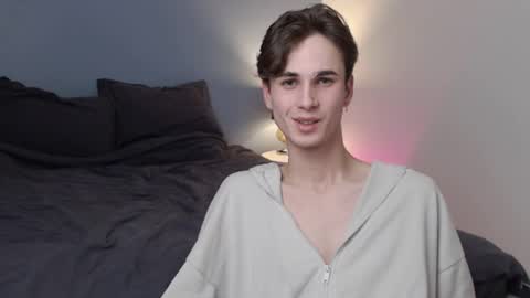 Snapshot of lucacharm chatting on 02/05/25, 12:53 lucacharm online show from 02/05/25, 12:53