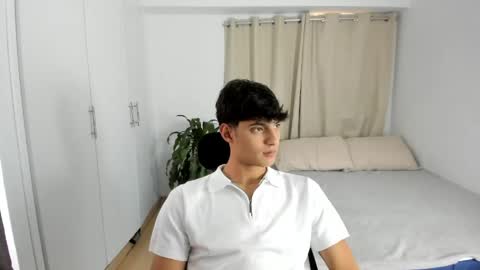 Snapshot of lucacosta19 chatting on 04/25/26, 08:17 lucacosta19 online show from 04/25/26, 08:17