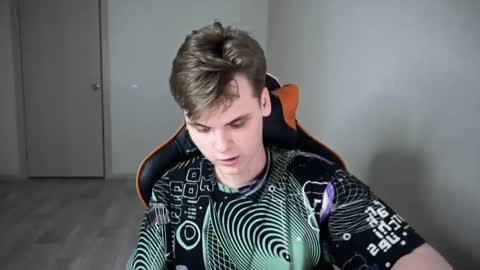 Snapshot of lucas_dany chatting on 12/26/24, 04:58 Lucas Gill online show from 12/26/24, 04:58