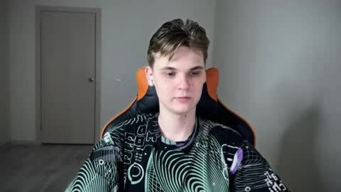 Snapshot of lucas_dany chatting on 12/30/24, 11:17 Lucas Gill online show from 12/30/24, 11:17