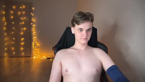 Snapshot of lucas_dany chatting on 01/24/25, 04:27 Lucas Gill online show from 01/24/25, 04:27