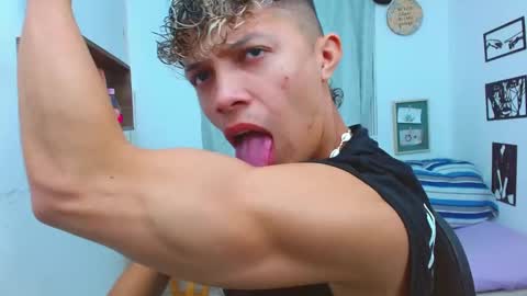 Lucas Luxx online show from 10/10/25, 02:05