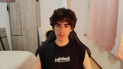 lucas_xo online show from 09/21/25, 01:51