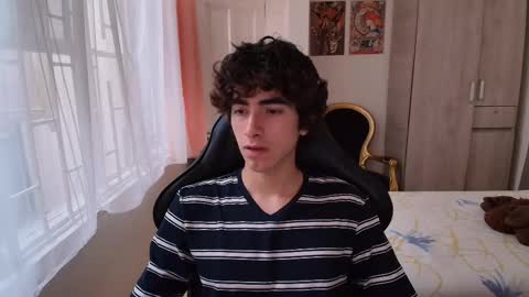 Snapshot of lucas_xo chatting on 10/21/25, 09:04 lucas_xo online show from 10/21/25, 09:04