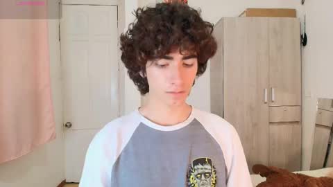 Snapshot of lucas_xo chatting on 11/20/25, 05:51 lucas_xo online show from 11/20/25, 05:51