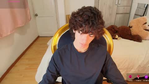 Snapshot of lucas_xo chatting on 11/22/25, 01:48 lucas_xo online show from 11/22/25, 01:48