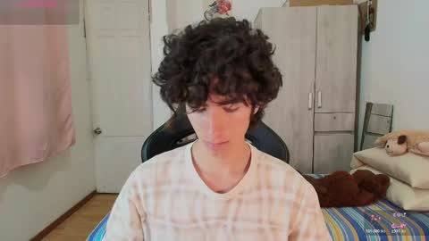 lucas_xo online show from 04/12/26, 05:56