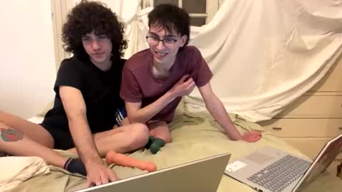 lucca online show from 09/26/25, 02:15