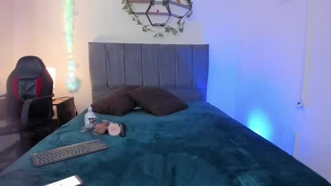 Lucero  online show from 02/10/26, 03:21