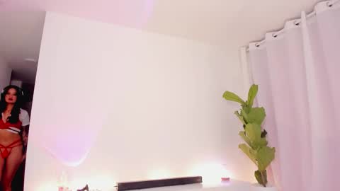 Lucia online show from 10/14/25, 05:47