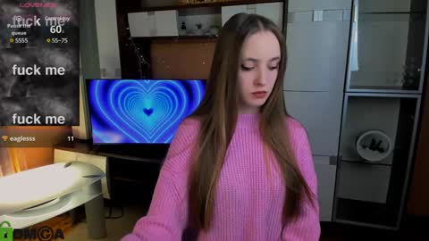 Snapshot of lucia_lucky chatting on 12/10/24, 10:06 Sindy online show from 12/10/24, 10:06