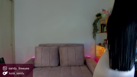 Lu   Intagramsandy fireeyes online show from 12/03/24, 09:56