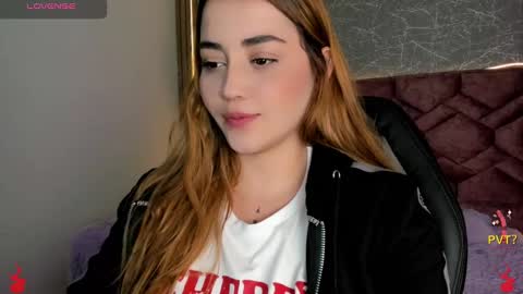 lucia star  online show from 01/02/25, 01:19