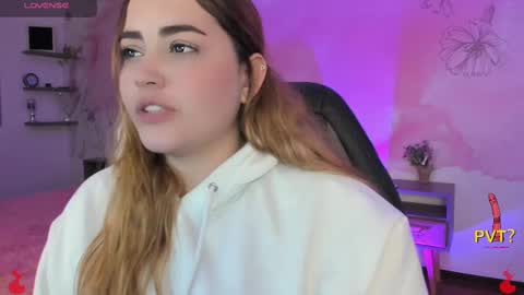 lucia star  online show from 02/12/25, 05:58