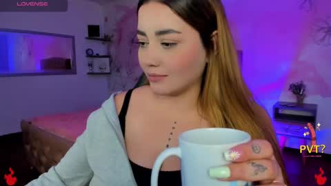 lucia star  online show from 02/21/25, 05:35