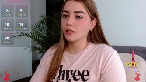 lucia star  online show from 10/18/25, 04:08