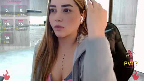 lucia star  online show from 12/01/25, 11:54