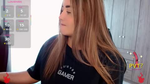 lucia star  online show from 12/18/25, 07:09