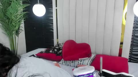 Lucia Vonne online show from 01/11/25, 02:25