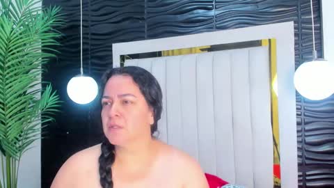 Lucia Vonne online show from 03/03/25, 11:00