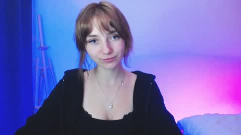 Snapshot of luciacam20 chatting on 12/01/24, 10:21 Lucy online show from 12/01/24, 10:21