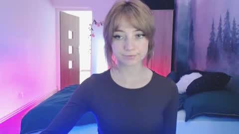 Snapshot of luciacam20 chatting on 12/05/24, 11:05 Lucy online show from 12/05/24, 11:05