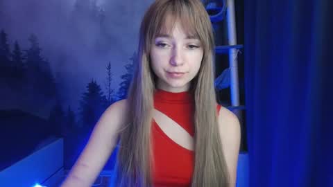 Snapshot of luciacam20 chatting on 12/13/24, 07:15 Lucy online show from 12/13/24, 07:15