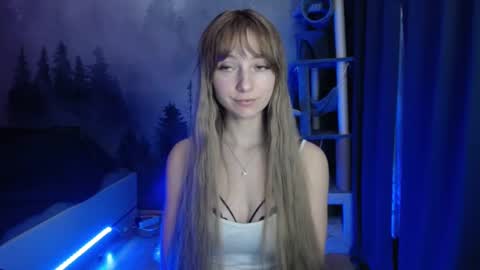 Snapshot of luciacam20 chatting on 12/16/24, 10:45 Lucy online show from 12/16/24, 10:45