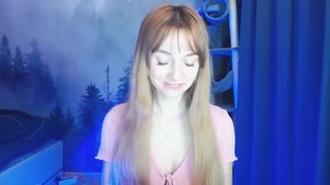 Snapshot of luciacam20 chatting on 01/04/25, 04:11 Lucy online show from 01/04/25, 04:11