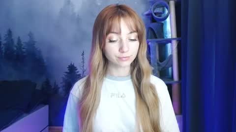 Snapshot of luciacam20 chatting on 01/06/25, 10:24 Lucy online show from 01/06/25, 10:24