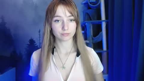 Snapshot of luciacam20 chatting on 01/07/25, 07:17 Lucy online show from 01/07/25, 07:17