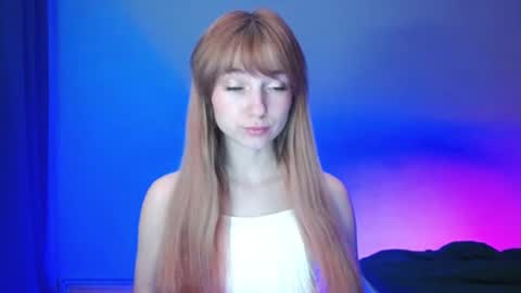Snapshot of luciacam20 chatting on 01/12/25, 07:10 Lucy online show from 01/12/25, 07:10