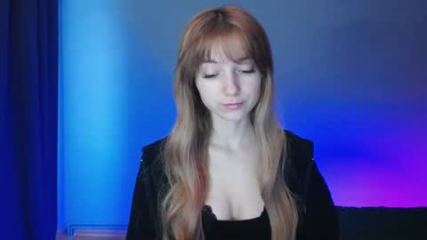 Snapshot of luciacam20 chatting on 01/14/25, 06:24 Lucy online show from 01/14/25, 06:24