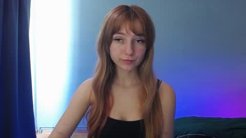 Snapshot of luciacam20 chatting on 01/14/25, 10:06 Lucy online show from 01/14/25, 10:06