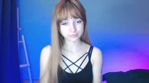 Snapshot of luciacam20 chatting on 01/16/25, 04:28 Lucy online show from 01/16/25, 04:28
