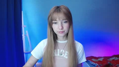 Snapshot of luciacam20 chatting on 01/21/25, 07:15 Lucy online show from 01/21/25, 07:15
