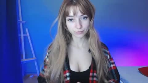 Snapshot of luciacam20 chatting on 01/24/25, 06:14 Lucy online show from 01/24/25, 06:14