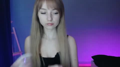Snapshot of luciacam20 chatting on 02/01/25, 06:21 Lucy online show from 02/01/25, 06:21