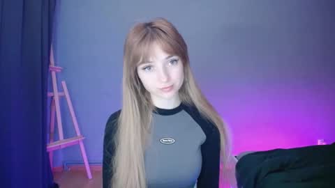 Snapshot of luciacam20 chatting on 02/04/25, 04:39 Lucy online show from 02/04/25, 04:39