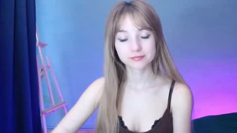 Snapshot of luciacam20 chatting on 02/06/25, 09:43 Lucy online show from 02/06/25, 09:43