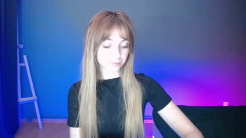 Snapshot of luciacam20 chatting on 02/11/25, 04:46 Lucy online show from 02/11/25, 04:46