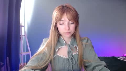 Snapshot of luciacam20 chatting on 02/12/25, 09:42 Lucy online show from 02/12/25, 09:42