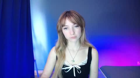 Snapshot of luciacam20 chatting on 02/28/25, 09:47 Lucy online show from 02/28/25, 09:47