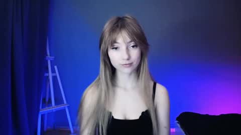 Snapshot of luciacam20 chatting on 03/06/25, 07:32 Lucy online show from 03/06/25, 07:32