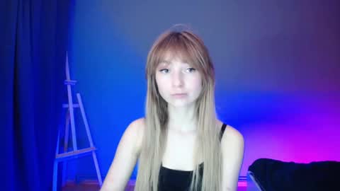 Snapshot of luciacam20 chatting on 03/06/25, 10:36 Lucy online show from 03/06/25, 10:36
